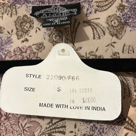 ANGIE Blouse - Picture 4 of 4